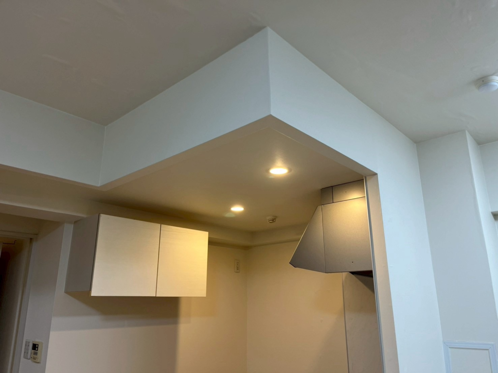 クロス天井・壁の全面貼り替えでお部屋が一新